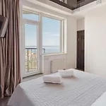 Pearl Apartment