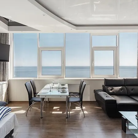 Pearl Apartment *